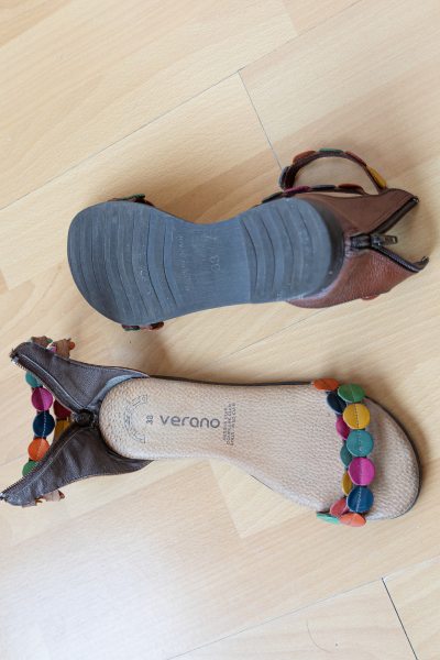 Nu-pieds femme tout cuir, tr&egrave;s originaux pas cher