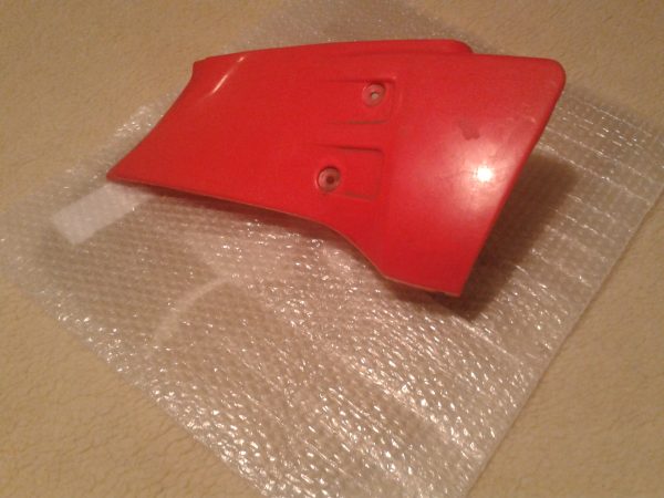 Vente Ouie de réservoir droite yamaha 600 xt  2kf 1988