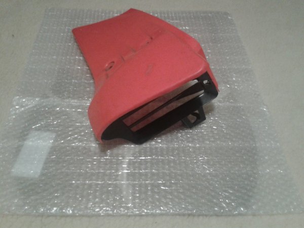 Annonce Ouie de réservoir droite yamaha 600 xt  2kf 1988