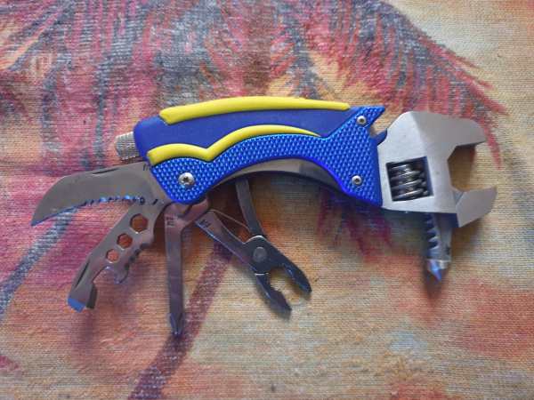 Outil multifonction michelin