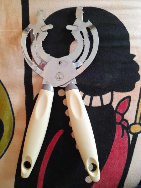 Ouvre bocal universel