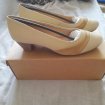 Annonce Paire d' escarpin femme  38  beige