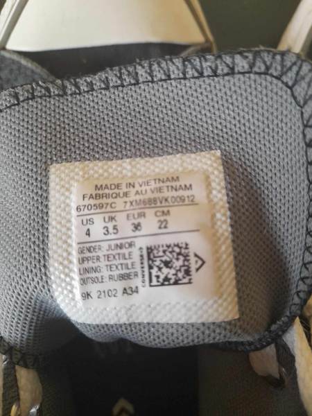 Annonce Paire de baskets montantes converse p36