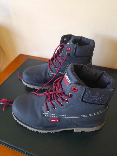 Paire de bottines levi's news forrest pas cher