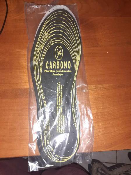 Paire de semelles universel pointure 35 &agrave; 47