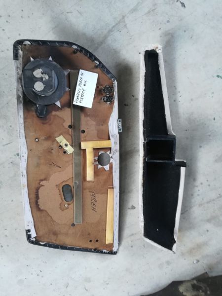 Annonce Panneau de porte gauche pour porsche 964