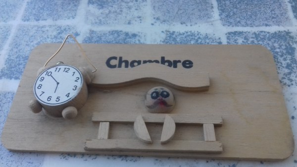 Panneau d&eacute;coratif de porte en bois