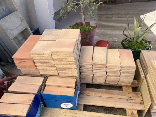 Parefeuilles et carreaux en terre cuite