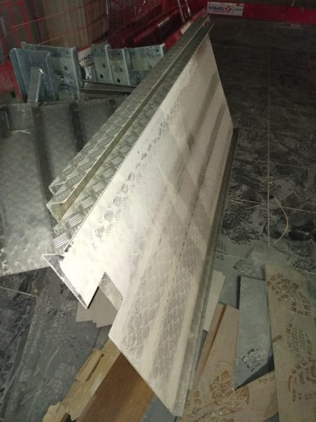 Passerelles en acier larm&eacute; pas cher