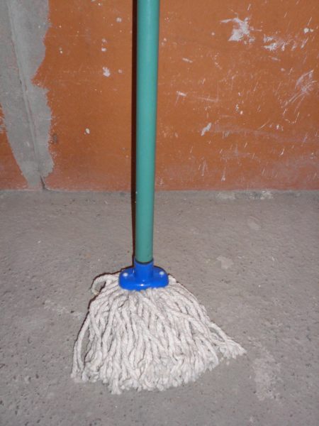 Vente Pendule ou balai frange ou tapis neuf