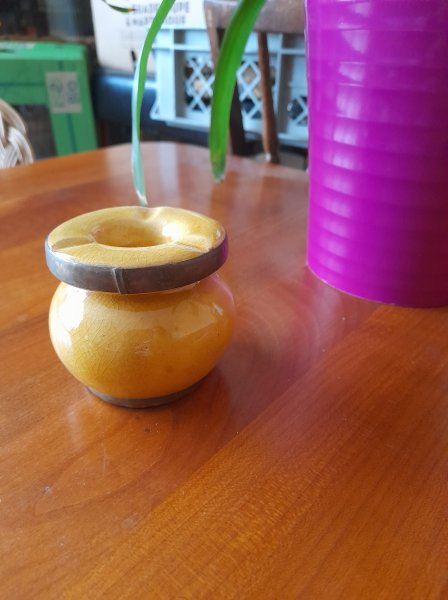 Petit cendrier en c&eacute;ramique