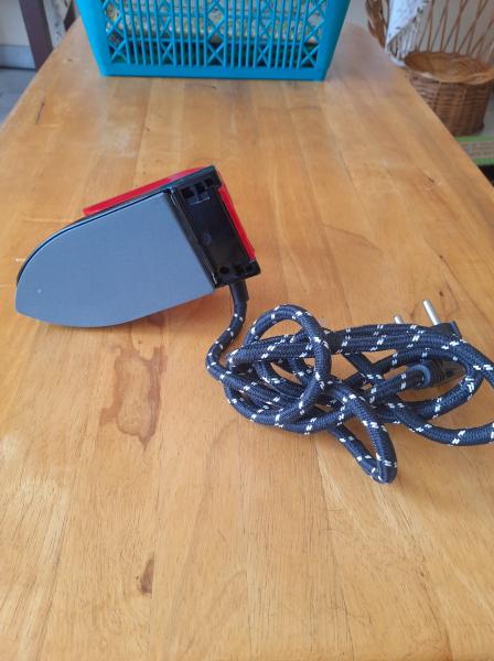 Vente Petit fer a repasser damart