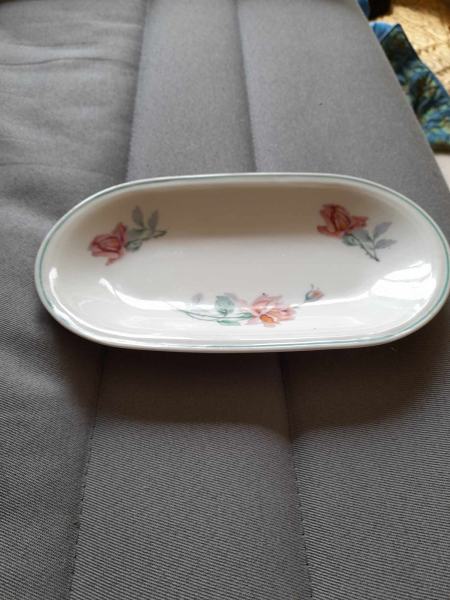 Petit plateau ovale ap&eacute;ritif en c&eacute;ramique - d&eacute;co f