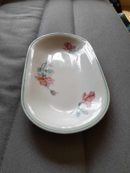 Annonce Petit plateau ovale ap&eacute;ritif en c&eacute;ramique - d&eacute;co f