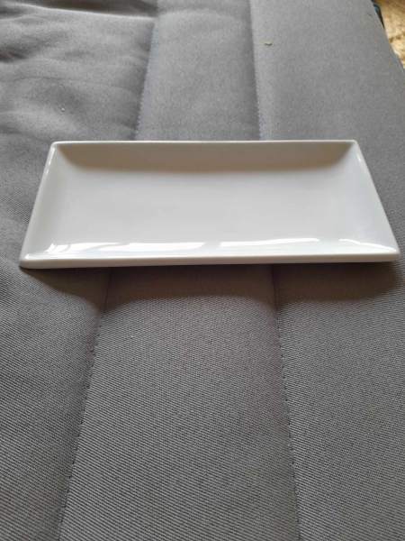 Annonce Petit plateau rectangulaire ap&eacute;ritif en c&eacute;ramique