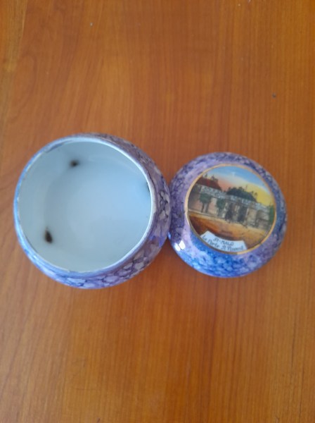 Vente Petite boite ronde en porcelaine c&eacute;ramique