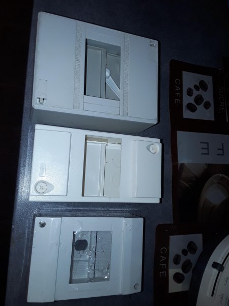 Petits coffrets de distribution electrique