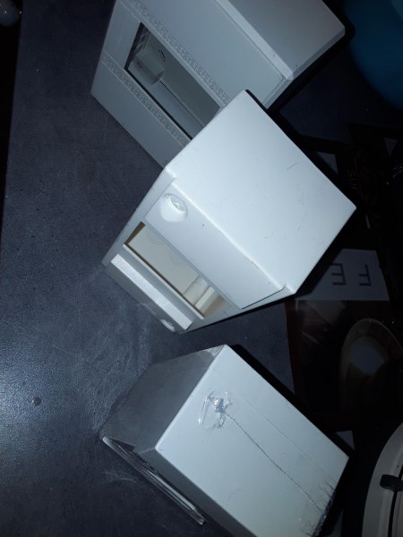 Petits coffrets de distribution electrique pas cher