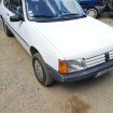 Peugeot 205 essence année 1989 pas cher