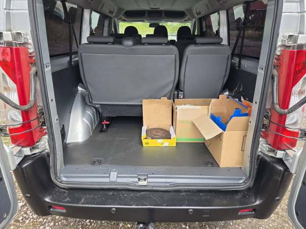 Peugeot expert 9places minibus 2.0hdi 130cv 94kw a pas cher