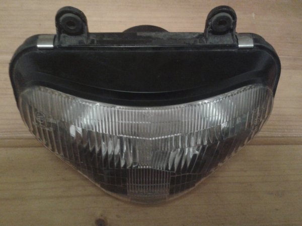 Phare triumph 600 tt 2001