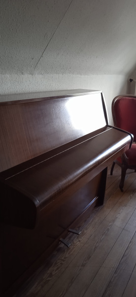 Piano droit