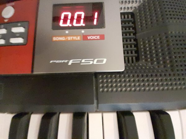 Vente Piano yamaha f50