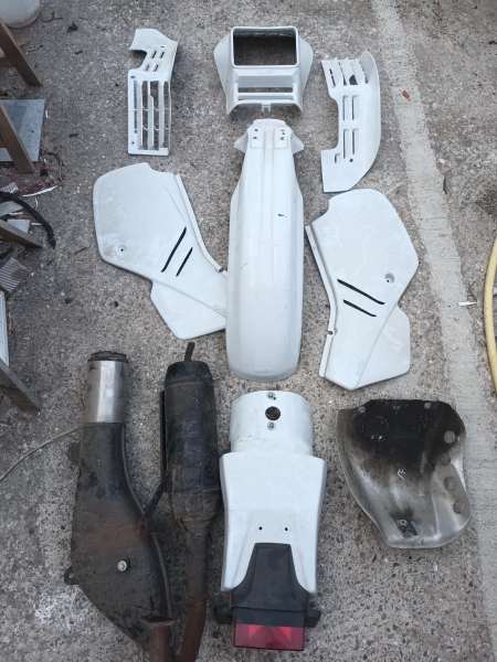 Pi&egrave;ces d&eacute;tach&eacute;es aprilia 635 etx de 1988