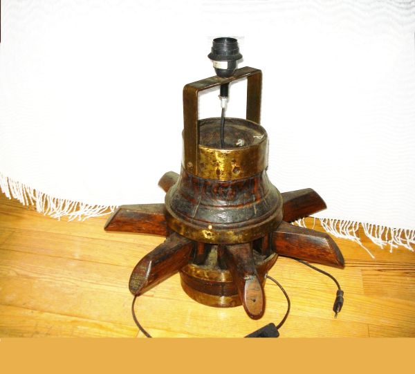 Vente Pied de lampe rustique