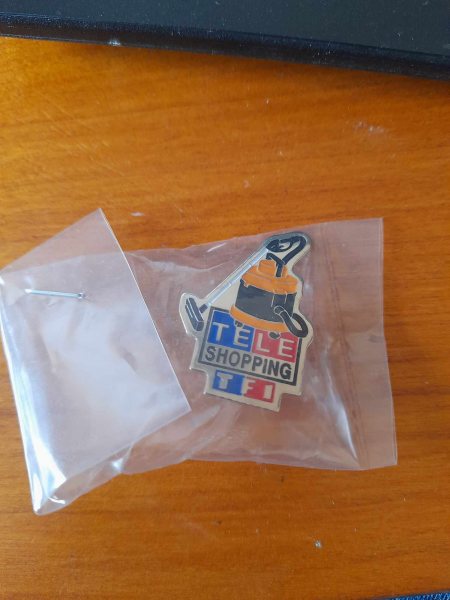 Pin's tf1 télé shopping tf1