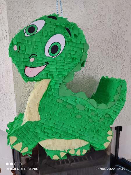 Annonce Pinata dinosaure h50xp10xl40 neuf fait main