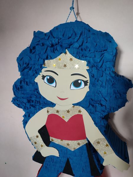 Annonce Pinata wonder woman fait main neuf