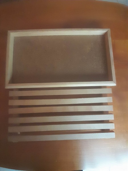 Vente Planche à découper a pain avec réservoir de miette