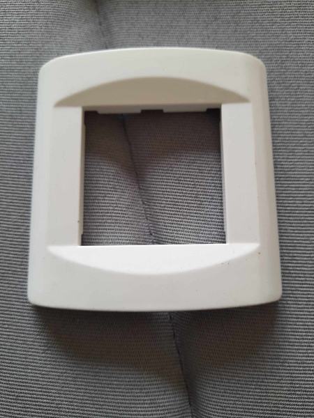 Plaque de finition simple blanc