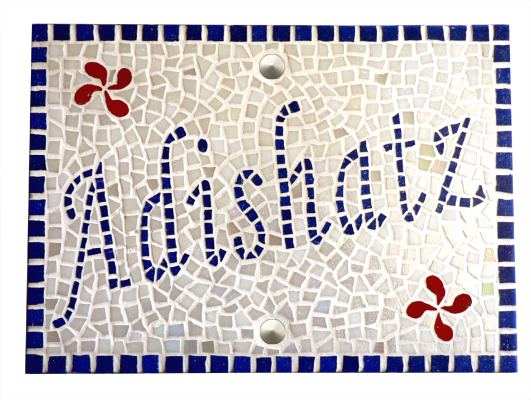 Plaque de villa en mosaique