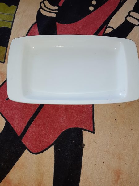 Plat en c&eacute;ramique blanc