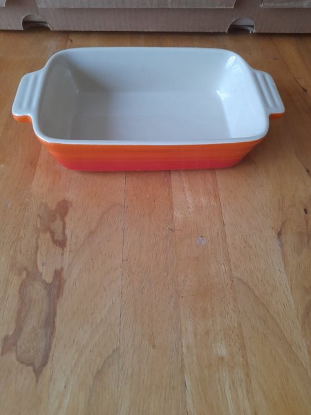 Plat en c&eacute;ramique le creset