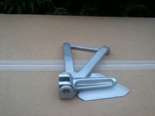 Platine arri&eacute;re gauche ducati 998