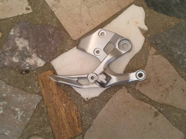 Platine avant droite yamaha 900 mto9 2018