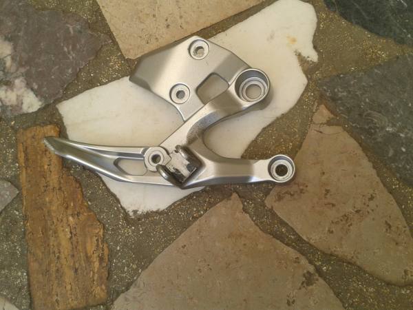 Vente Platine avant droite yamaha 900 mto9 2018