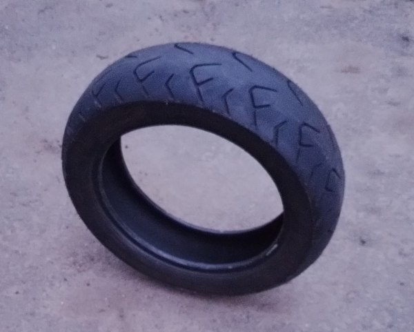 Pneu arriere  brigestone honda 1500 gl 180/60/16