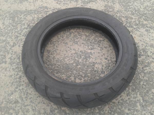 Pneu arri&eacute;re dunlop trailmax 140/80/r17