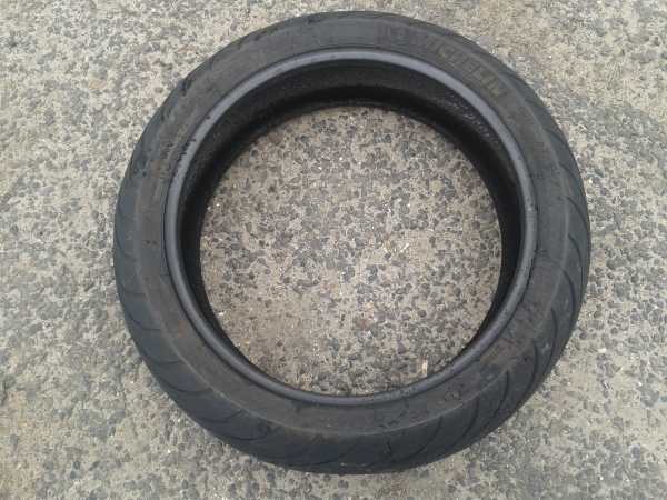 Pneu arri&eacute;re michelin 180/55/zr17