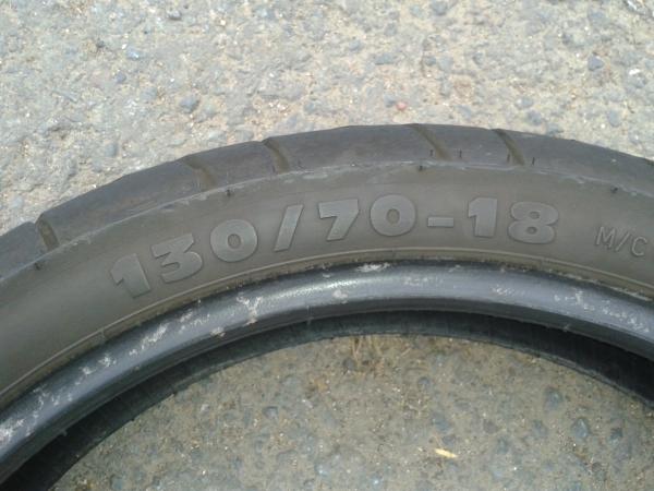Annonce Pneu arriére michelin 130/70/18
