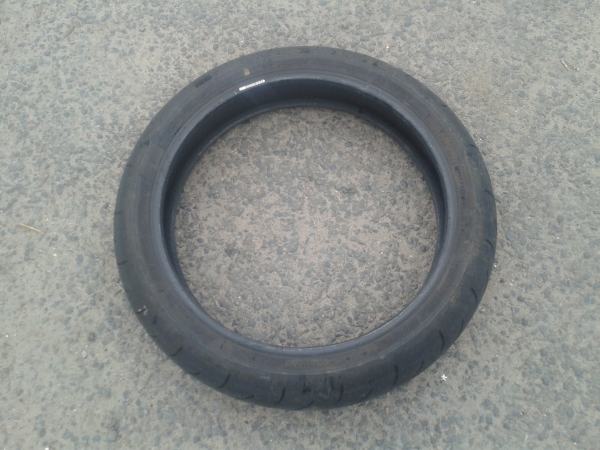 Pneu avant brigestone bt016f 120 / 70 / zr 17