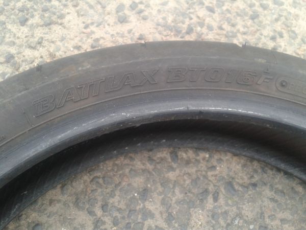 Vente Pneu avant brigestone bt016f 120 / 70 / zr 17