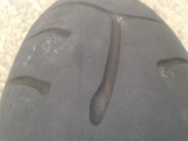 Annonce Pneu avant brigestone bt016f 120 / 70 / zr 17