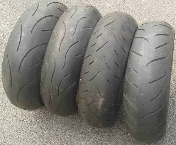 Annonce Pneus  arriére  dunlop d occasion 180/55/zr17