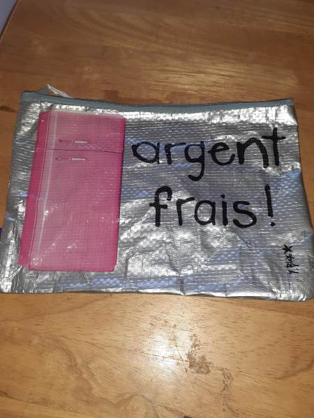 Pochette plastique avec fermeture par zip