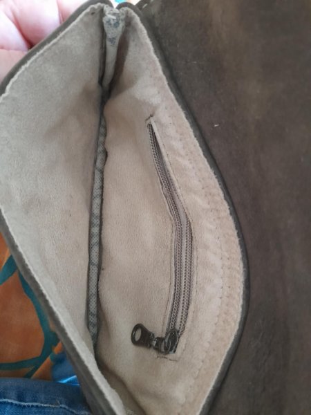 Pochette , porte feuille , porte papier en daim pas cher